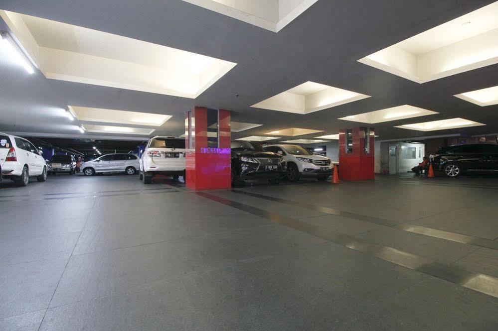 Hotel Airy Glodok Pinangsia Raya Jakarta Exterior foto