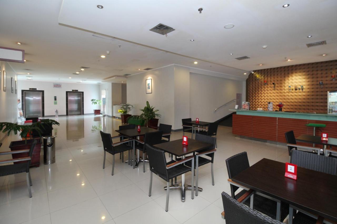 Hotel Airy Glodok Pinangsia Raya Jakarta Exterior foto